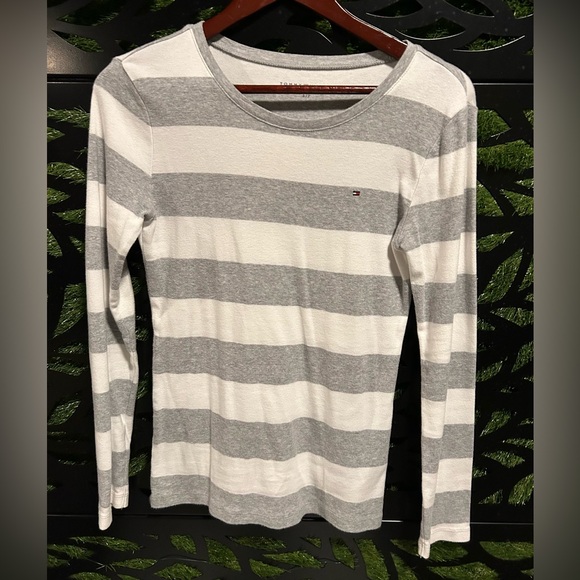 Tommy Hilfiger Women's Long Sleeve Gray and White Striped Tee, Size Small - Picture 1 of 9